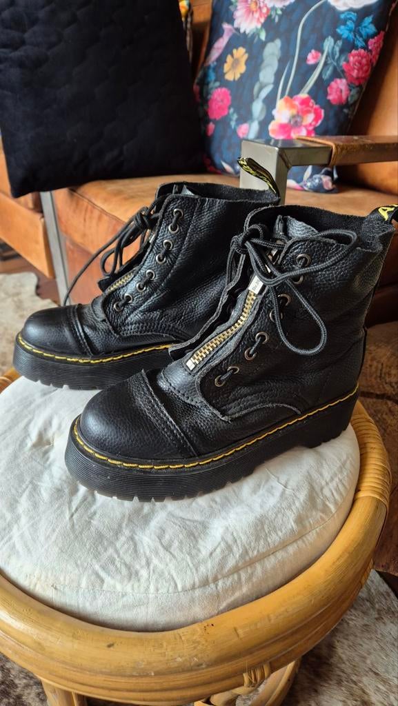 Dr Martens sinclair zacht leren Platformlaarzen
Mt 39, Zwart, Lage of Enkellaarzen, Ophalen of Verzenden, Dr. Martens