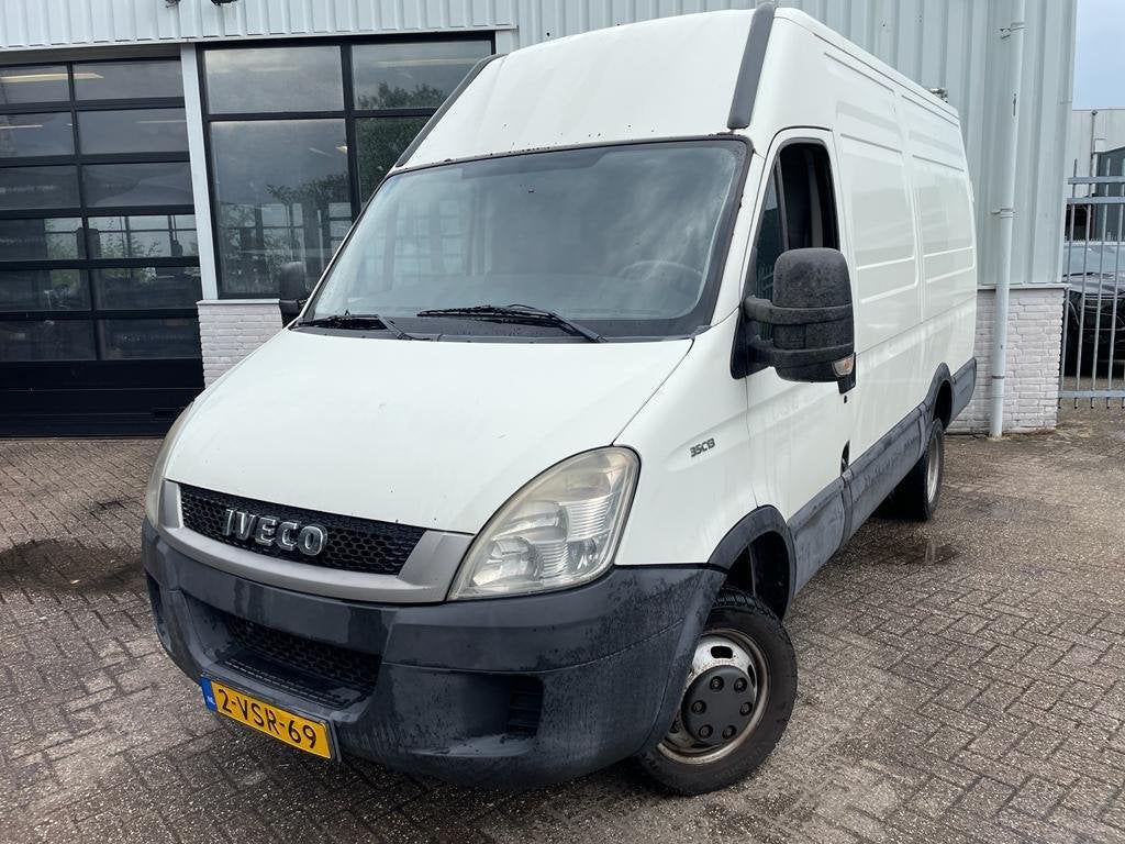 Iveco Daily 35C13V 330 H2 AIRCO, 127 pk, Achterwielaandrijving, Iveco, Bedrijf