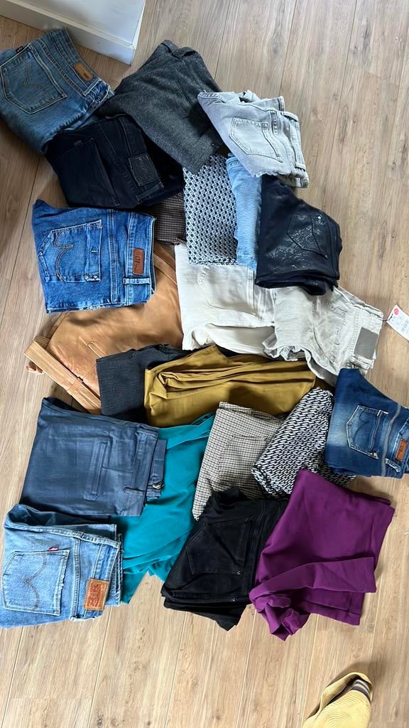 22 broeken pantalons levis gerry weber flared, Ophalen, Zo goed als nieuw, X, X