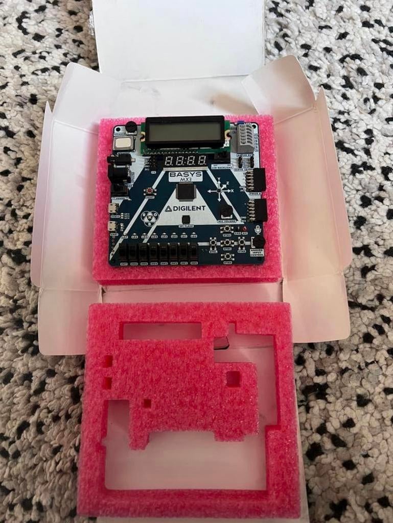 Digilent Basys MX3 MCU Trainer Board, Ophalen of Verzenden, Zo goed als nieuw