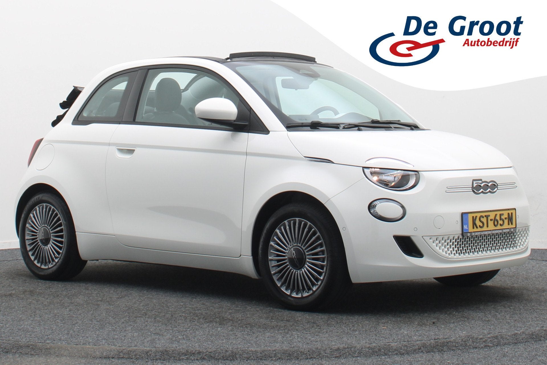 Fiat 500C Icon 42 kWh SOH 95%, Camera, Apple Carplay, Keyles, Auto's, Stof, Gebruikt, Zwart, 4 stoelen