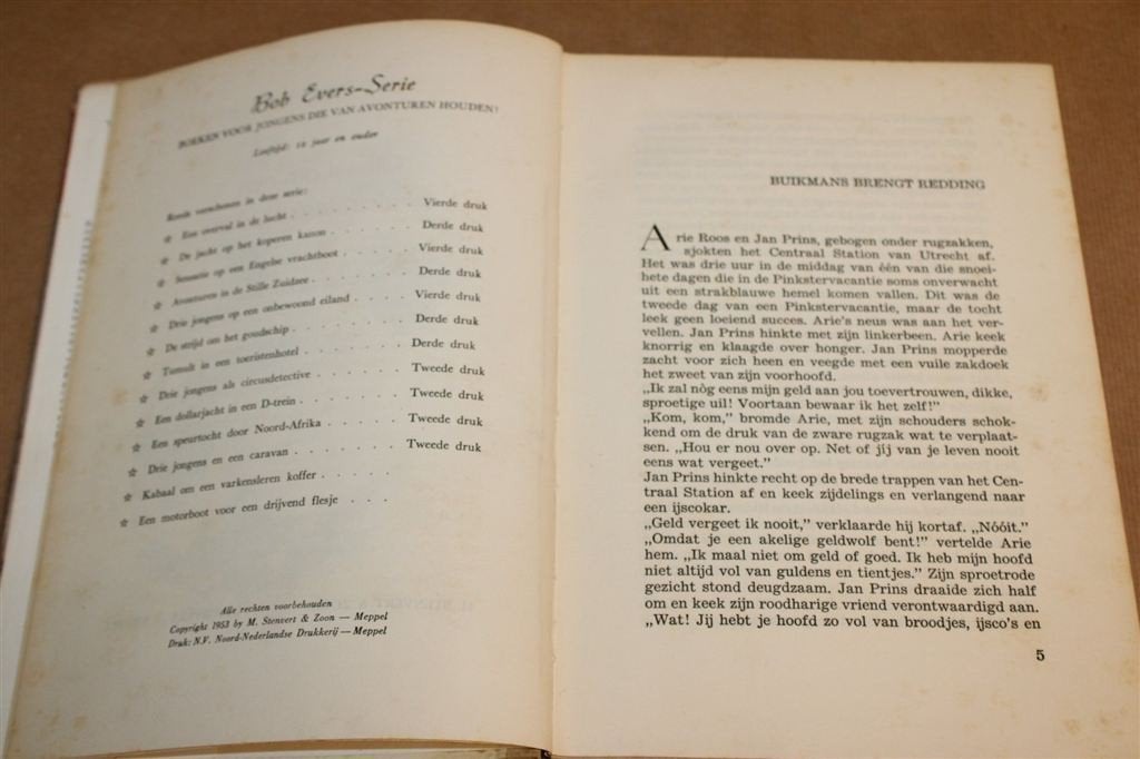 Kabaal Varkensleren Koffer — vd Heide, Bob Evers 1e dr 1953, Boeken, Ophalen of Verzenden, Gelezen