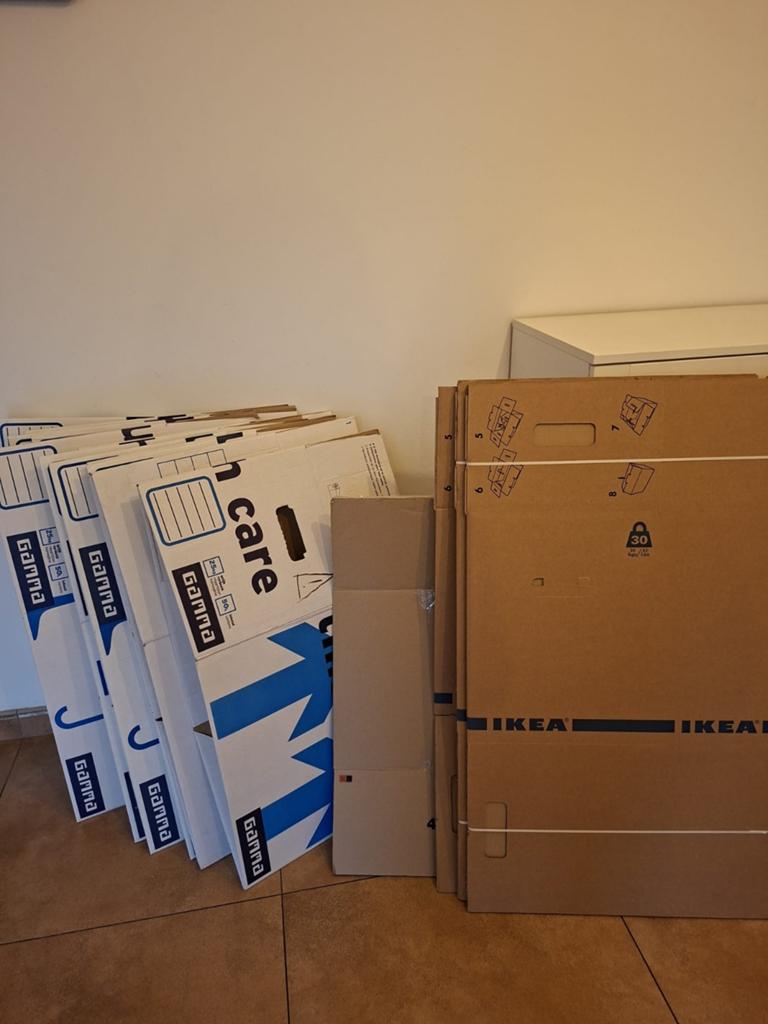 Verhuizen doses 12x25kg 6x30kg total 18 stuks bijna nieuwe, Doos, 60 cm of meer, Minder dan 35 cm, Ophalen of Verzenden