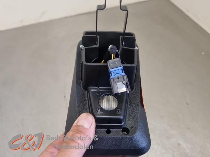 Draadloze oplader van een Renault Express, Gebruikt, -, Renault, -
