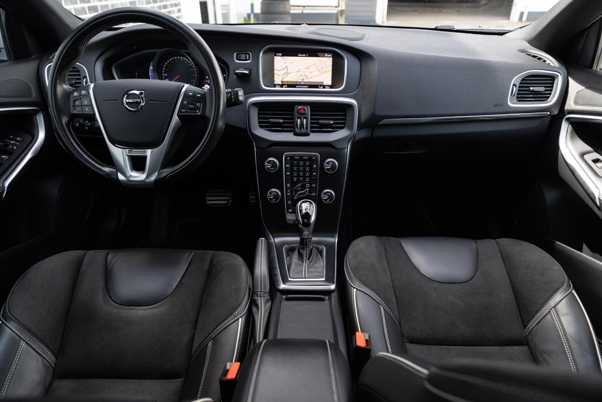 Volvo V40 1.5 T3 Polar+ Sport | Panoramadak | Achteruitrijca, Auto's, Volvo, 12 maanden, Euro 6, 4 cilinders, Origineel Nederlands