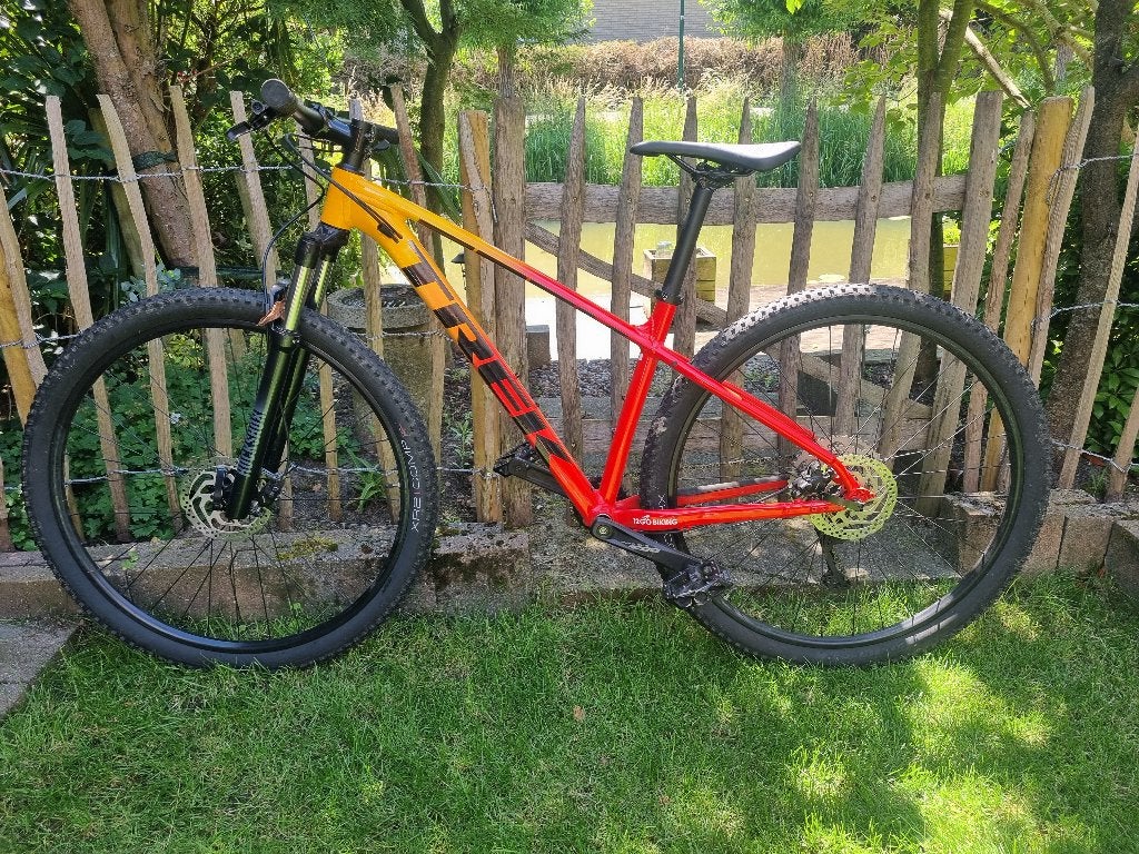 Mountainbike Trek Marlin 7 framemaat m rood, Fietsen en Brommers, Ophalen, Hardtail, Zo goed als nieuw, Schijfrem