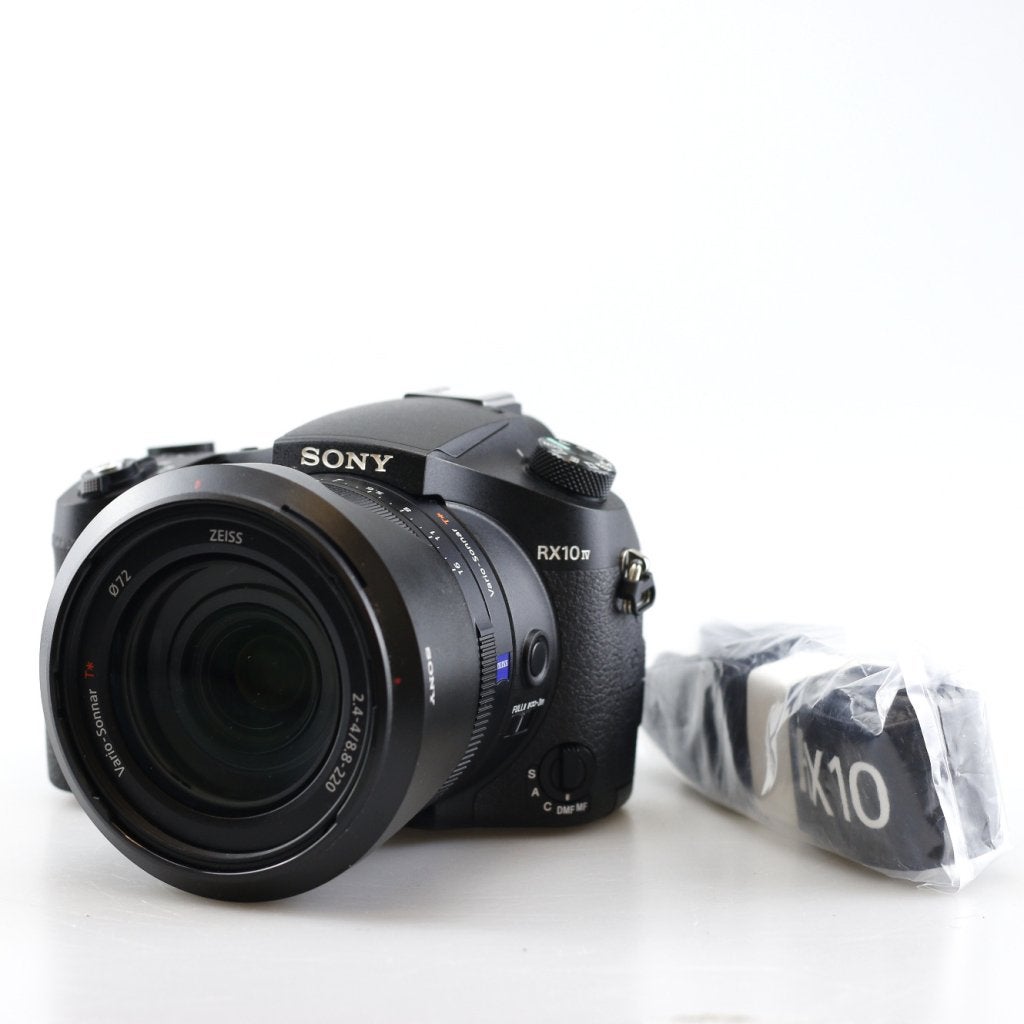 Sony RX10 Mark 4 4K Camera, Sony, Zo goed als nieuw, Support@sony.com, 1-7-1 Konan, Minato-ku
Tokyo 108-0075
Japan