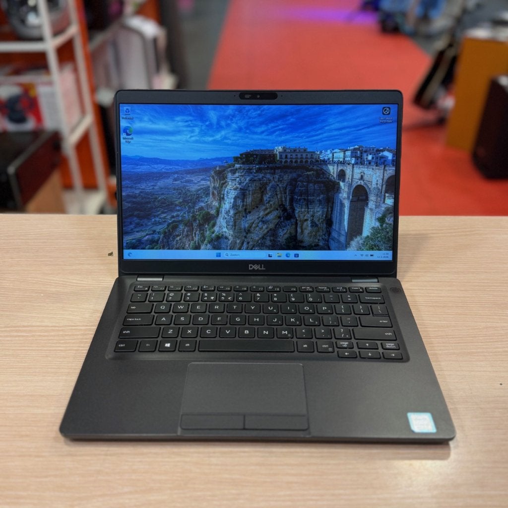 Dell Latitude 5500 8e gen i5 laptop | 8Gb - 256Gb SSD - W11, Computers en Software, Windows Laptops, Dell, Zo goed als nieuw, Support@Dell.com