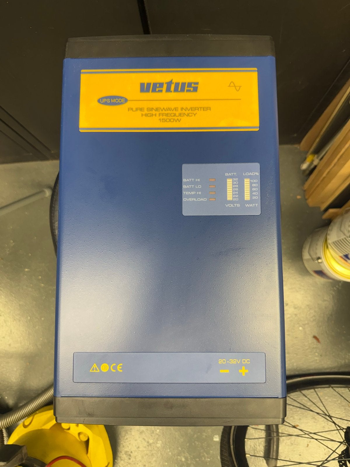Vetus Pure Sinewave Inverter 1500W UPS Mode, Ophalen, Gebruikt, Overige typen