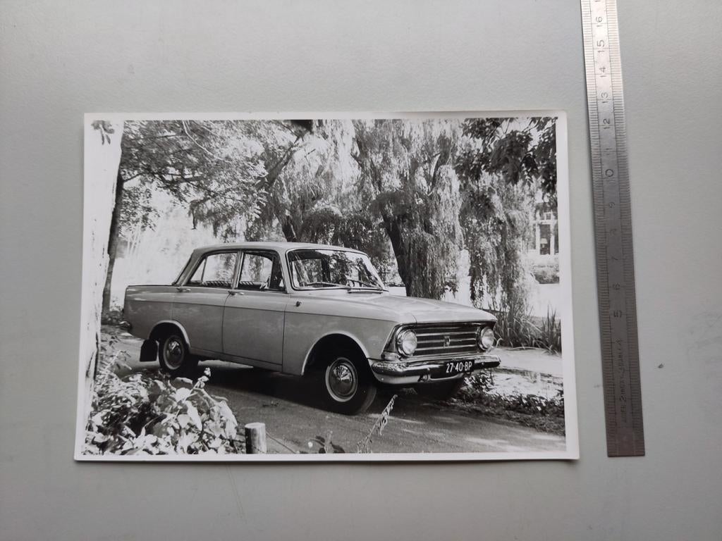(420) Moskvitch 408 1970 persfoto, Ophalen of Verzenden, 1960 tot 1980, Overige onderwerpen