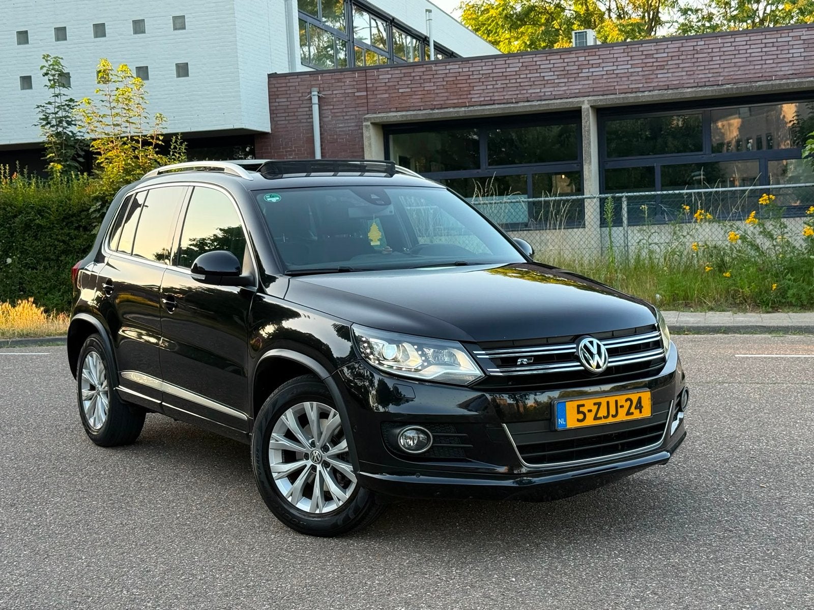 Volkswagen Tiguan pano 1.4 TSI 118KW BMT DSG 2015 Zwart, Auto's, Volkswagen, Particulier, Tiguan, ABS, Achteruitrijcamera, Adaptieve lichten