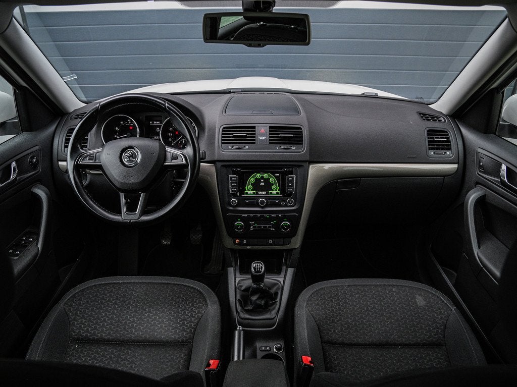 Skoda Yeti 1.4 TSI Elegance | Navi | Camera | Xenon | Trekha, Auto's, Skoda, Voorwielaandrijving, Euro 5, Stof, Gebruikt