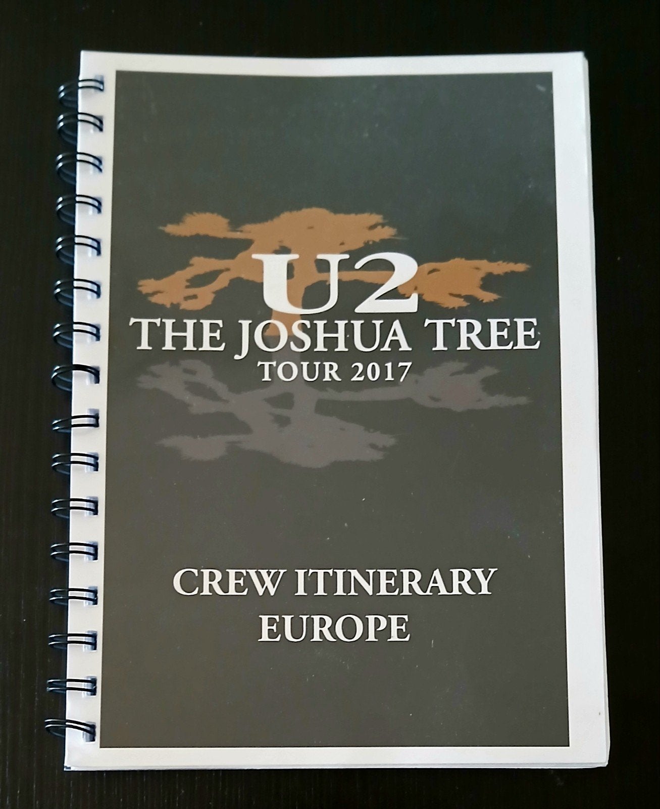 U2 Itinerary book CREW the joshua tree tour 2017 Europe   le, Ophalen of Verzenden