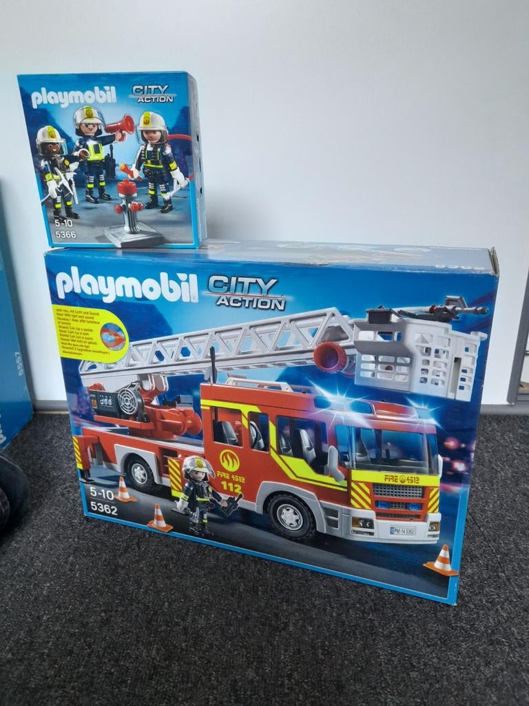 Playmobil brandweerwagen 5362 en brandweermannen 5366, Ophalen of Verzenden