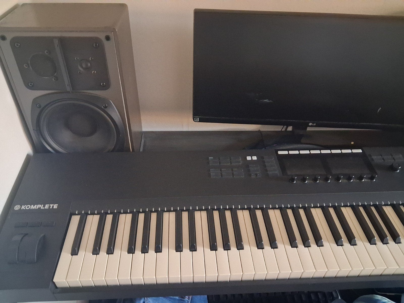 Native Instruments Komplete Kontrol S88 MK2 MIDI-keyboard, Muziek en Instrumenten, 88 toetsen, Zo goed als nieuw, Aanslaggevoelig