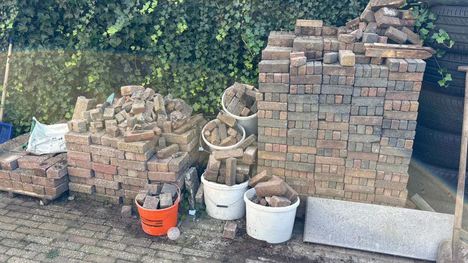 Partij straatstenen gratis af te halen, Ophalen, Gebruikt, Klinkers, 10 m² of meer