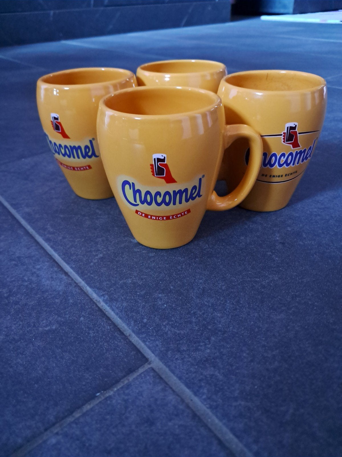 4 Chocomel mokken - Zo goed als nieuw, Overige merken, Keramiek, Zo goed als nieuw, Mok