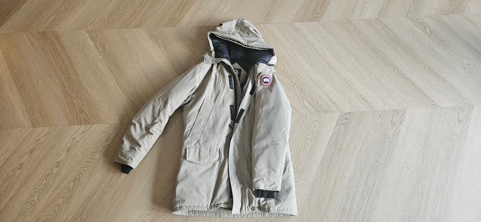 Canada Goose jas, beige, maat M, Ophalen of Verzenden, Zo goed als nieuw, Beige