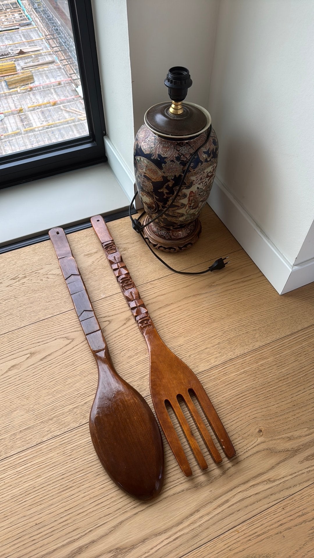E24 antique lamp and decorations, Ophalen