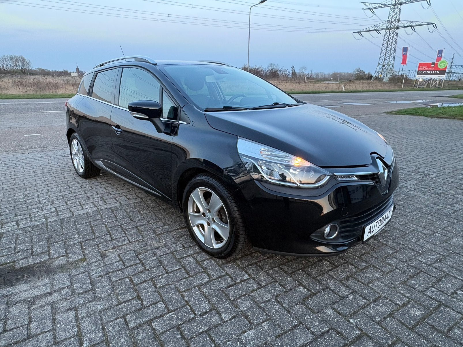 Renault Clio Estate 1.2 GT  Automaat / Dealer onderhouden, Auto's, Dealer onderhouden, Zwart, 4 cilinders, 19 km/l