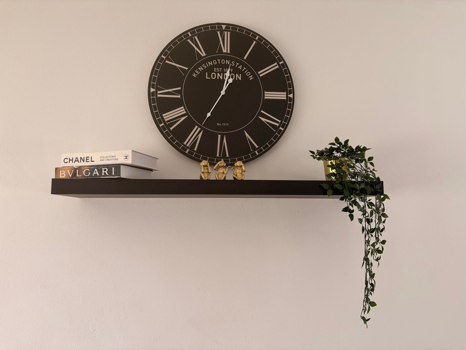 Diverse decoratie artikelen: klok, boeken, plant en beeldjes, Zwart, Ophalen of Verzenden, Zo goed als nieuw, Metaal