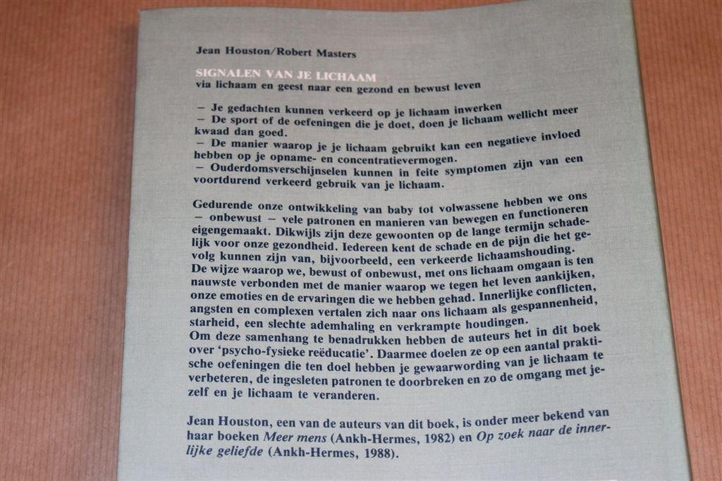 Signalen van je Lichaam — Jean Houston over Gezond Leven, Ophalen of Verzenden, Gelezen