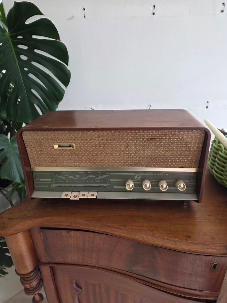 Philips radio met lichte schade, Ophalen of Verzenden