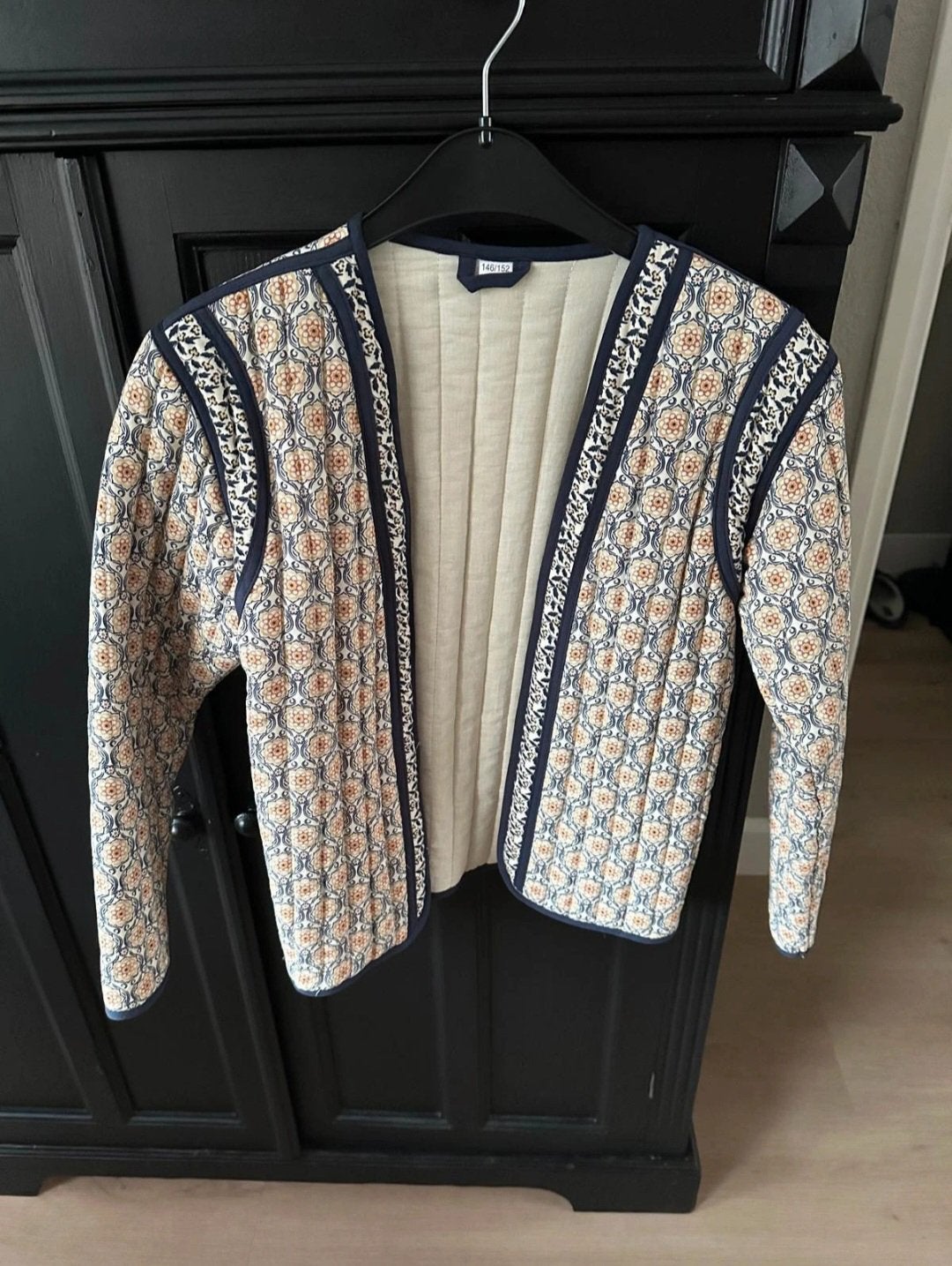 Leuk gewatteerd jasje maat 146/152 blauw/oker/creme, Ophalen of Verzenden, Zo goed als nieuw, Meisje, Jas