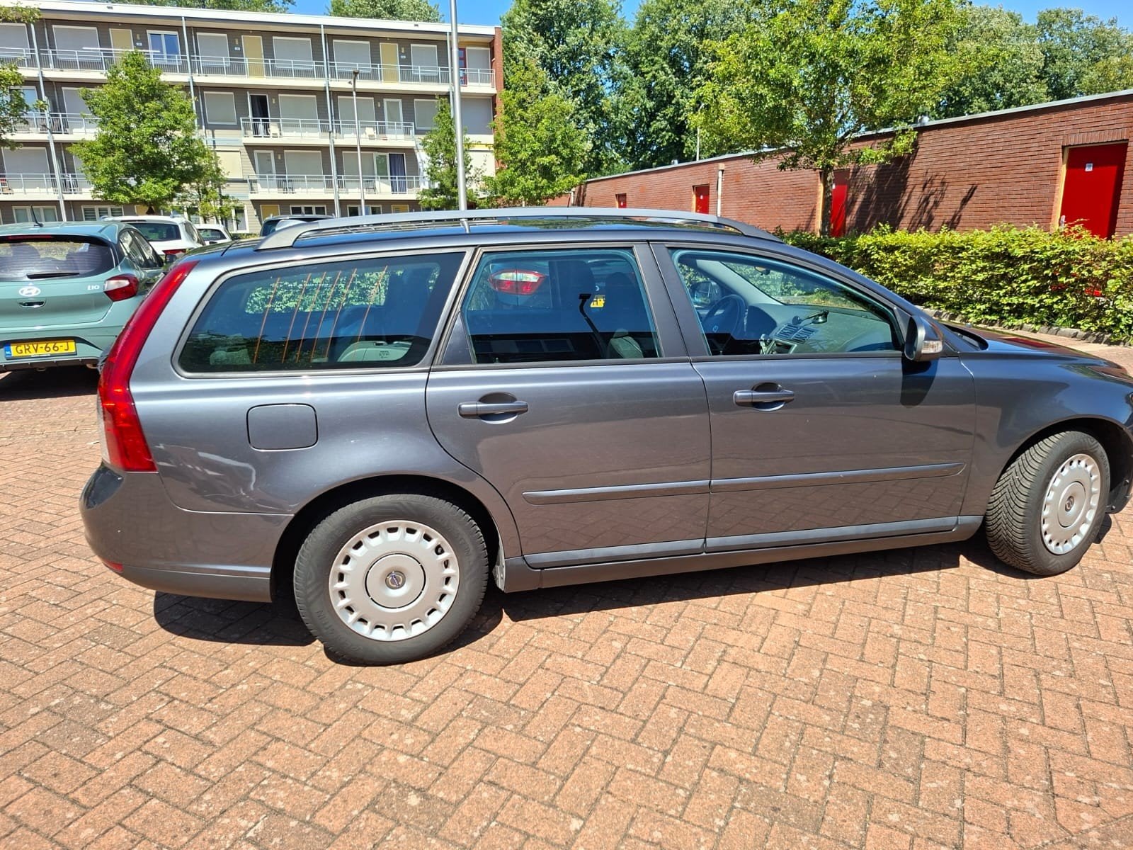 Volvo V50 1.6 2009 Grijs, Voorwielaandrijving, 4 cilinders, 100 pk, 14 km/l