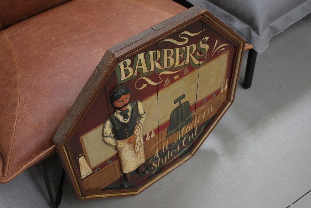 Uniek oud houten bord BARBER kapper vintage wandbord reclame, Gebruikt, Hout, Wandbord of Wandpaneel, 61 cm