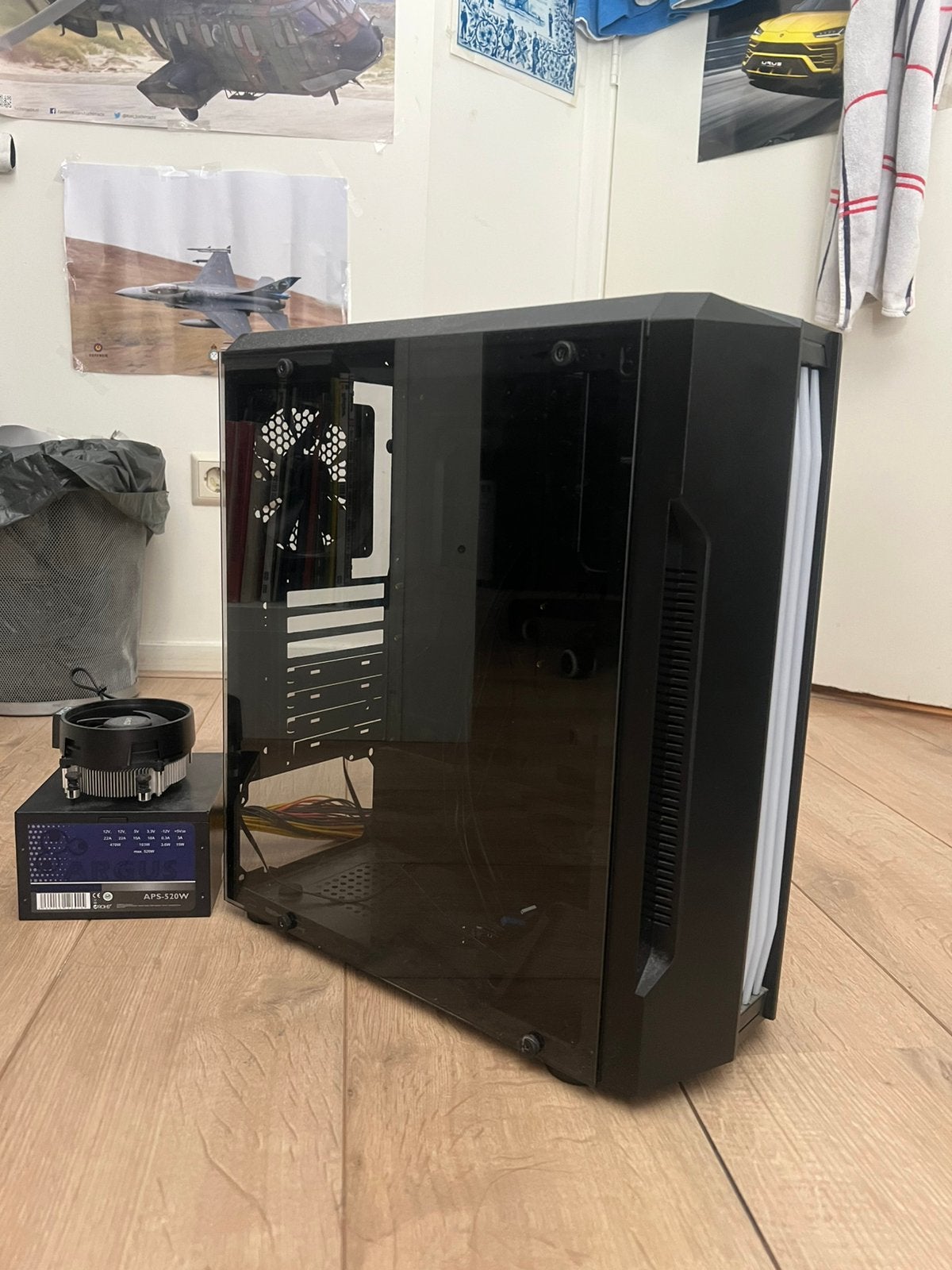 PC case + psu 520w + ryzen cooler, Computers en Software, Computerbehuizingen, Gebruikt, Ophalen