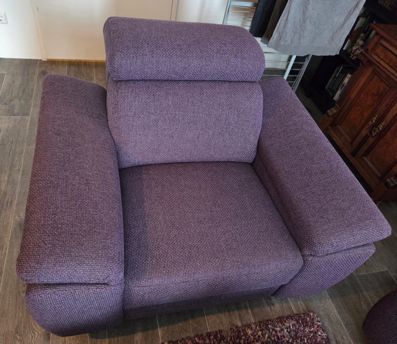 Comfortabele paarse fauteuil, Ophalen, 75 tot 100 cm, Zo goed als nieuw, 75 tot 100 cm