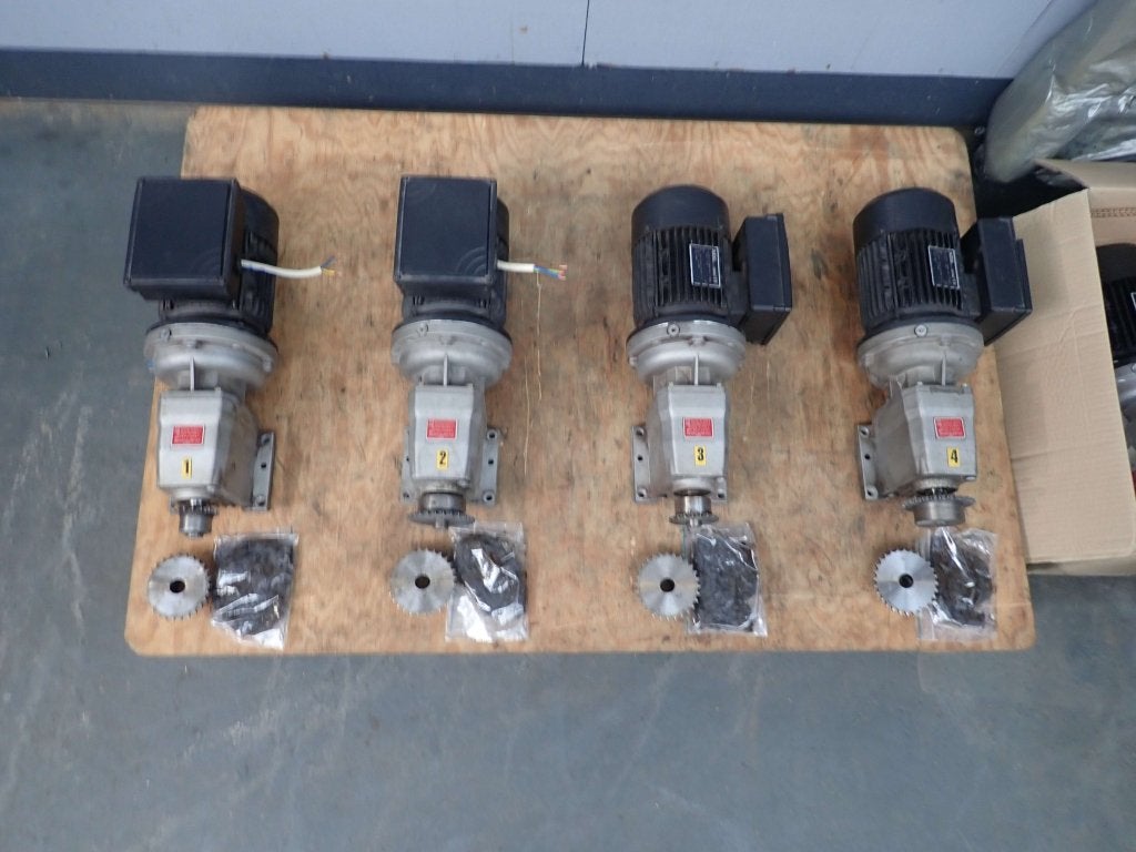 5x Elektromotor met vertraging AEG 220V / Reductormotor, Doe-het-zelf en Verbouw, Motoren, Niet ingevuld, Gebruikt, Niet ingevuld