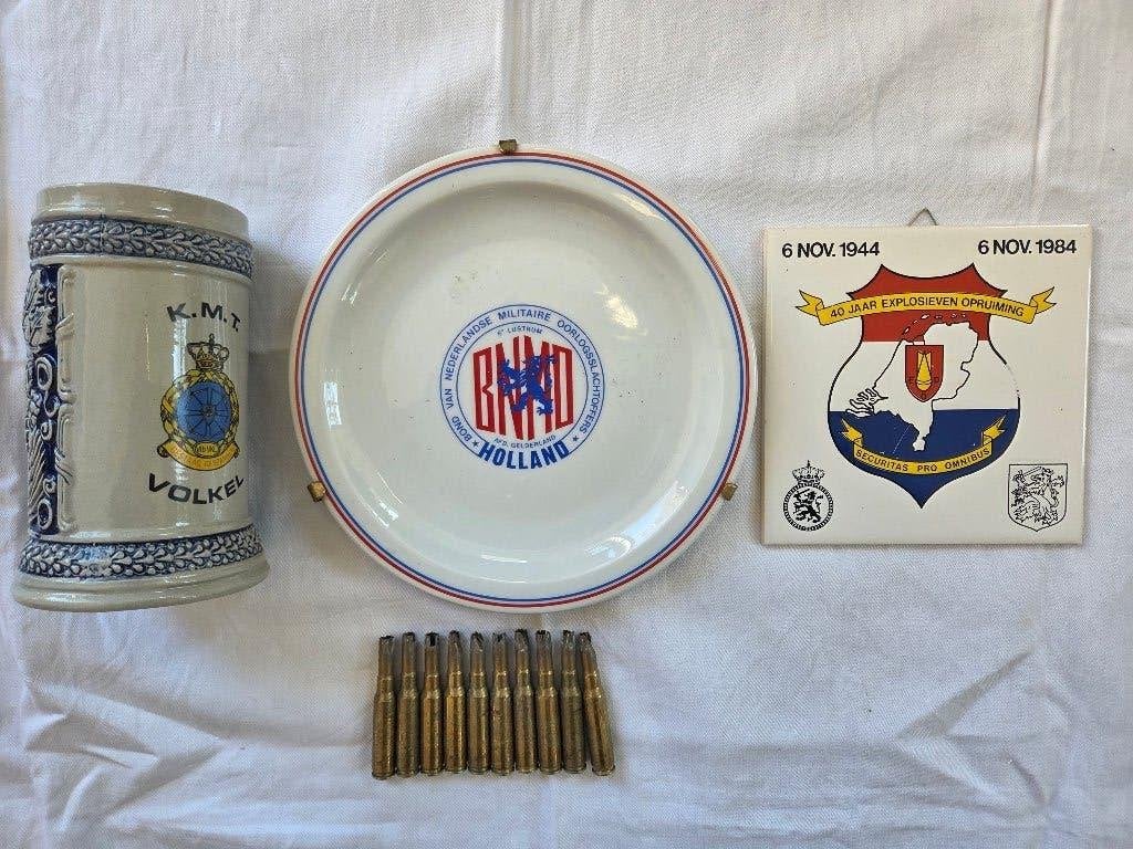 Koninklijke luchtmacht Volkel: pul bord BNMO  EOD 10 hulzen, Verzamelen, Ophalen of Verzenden, Luchtmacht, Nederland, Embleem of Badge