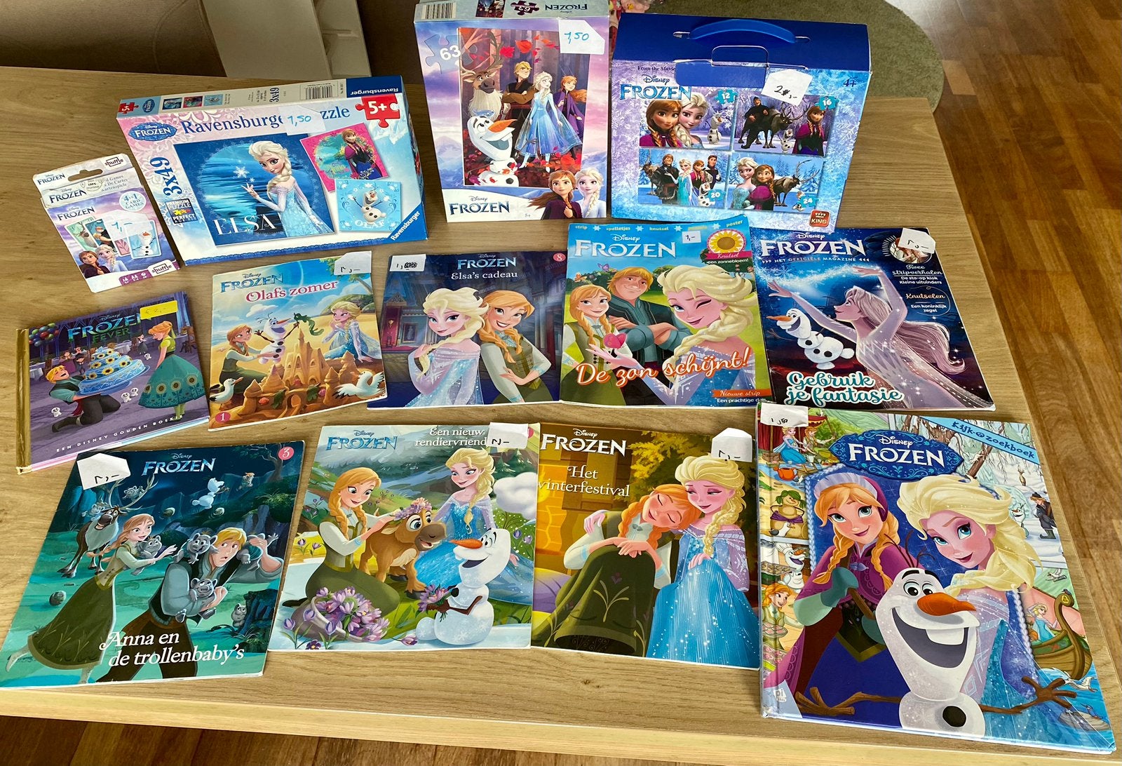 Elsa Frozen boeken, Kijk-&zoekboek, puzzels, 4 in 1 games, Ophalen of Verzenden, Zo goed als nieuw