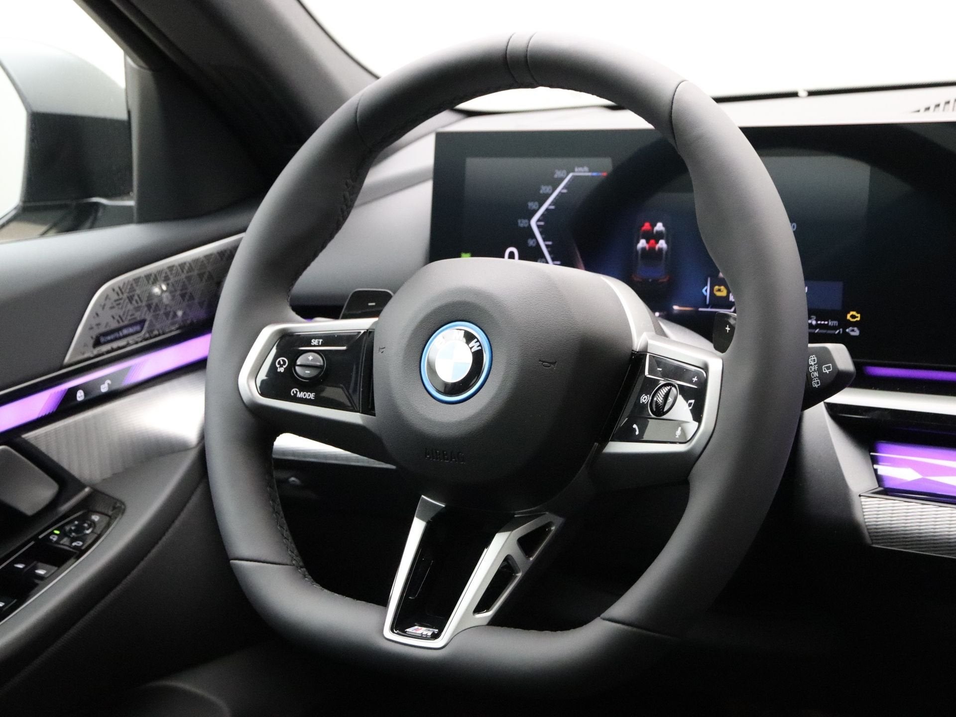 BMW 5 Serie 530e Touring M-Sport Pro Edition FROZEN DEEP GRE, Automaat, Achterwielaandrijving, 4 cilinders, Met garantie (alle)