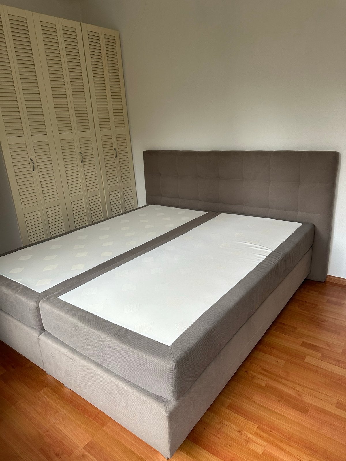 Ubica Boxspring Bed + topper 180x200 cm ook bezorging nieuw, Tweepersoons, Ophalen of Verzenden, Zo goed als nieuw, 180 cm