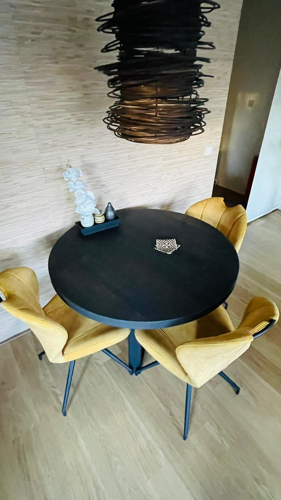 Foto 3 van TABLE DU SUD ronde eettafel 110 cm - eiken Charcoal