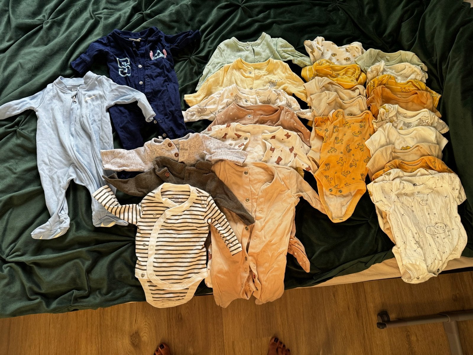Babyuitzet maat 50/56 met kleding en luiers, Ophalen of Verzenden, Gebruikt, Jongetje of Meisje