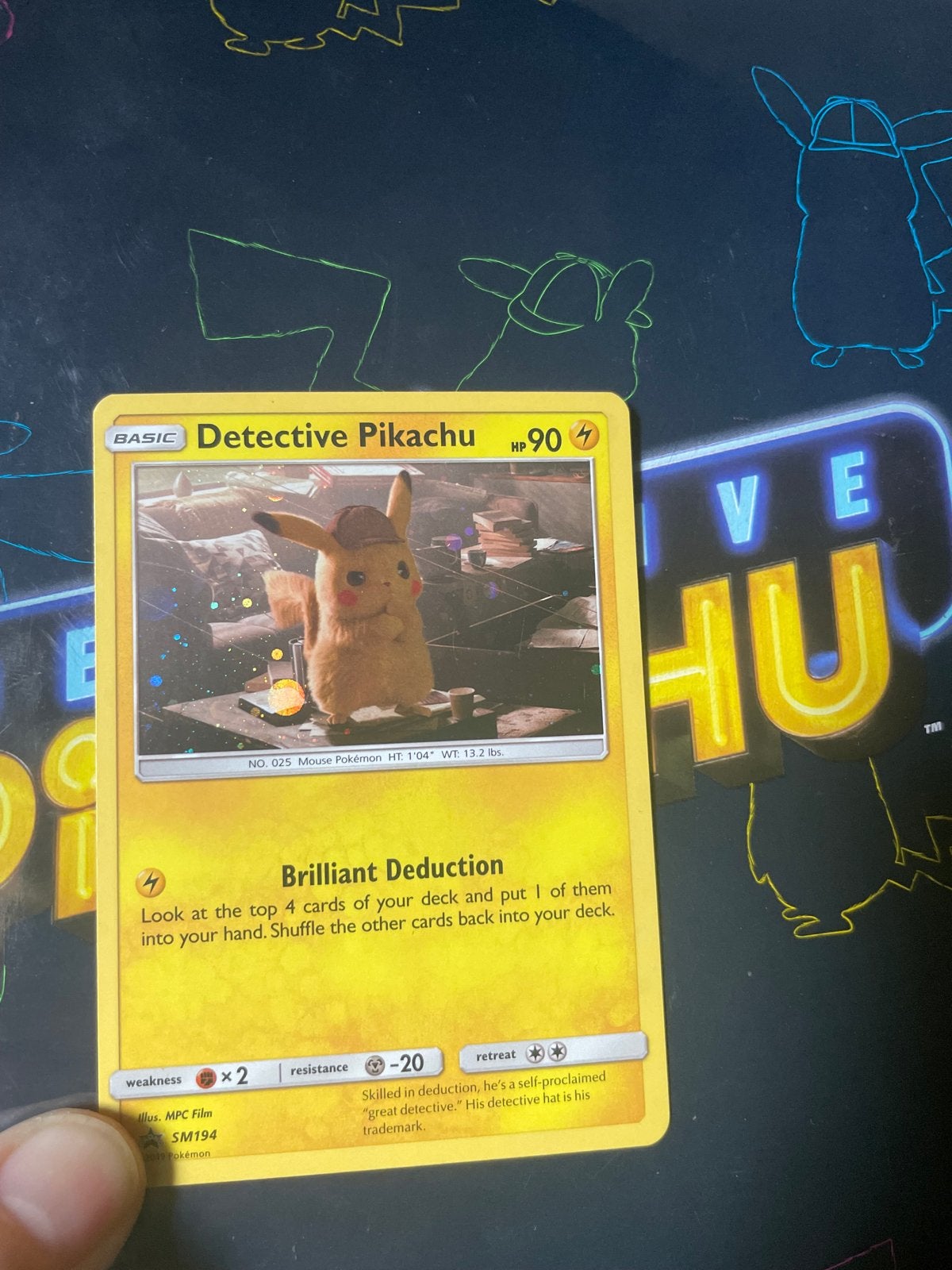 Detective Pikachu Pokémon Kaart SM194, Ophalen of Verzenden, Zo goed als nieuw, Losse kaart