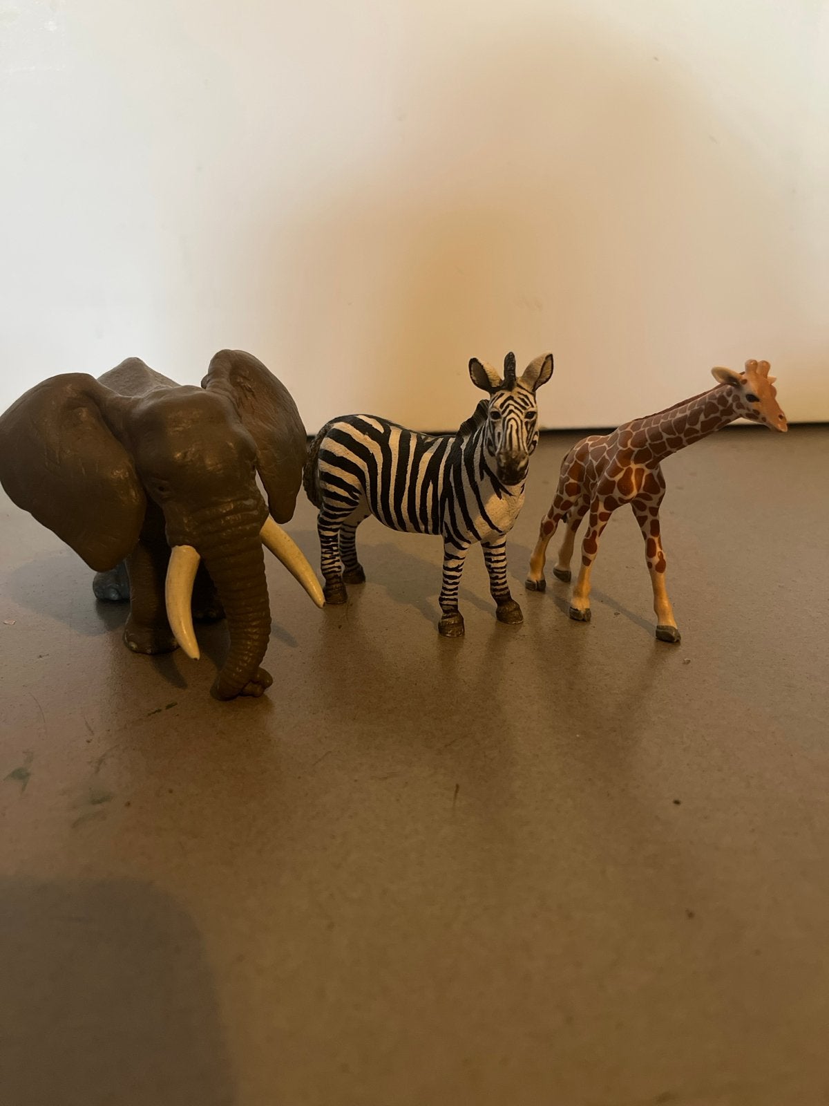 Dierenbeeldjes: Olifant, Zebra en Giraffe van schleich, Ophalen of Verzenden, Gebruikt