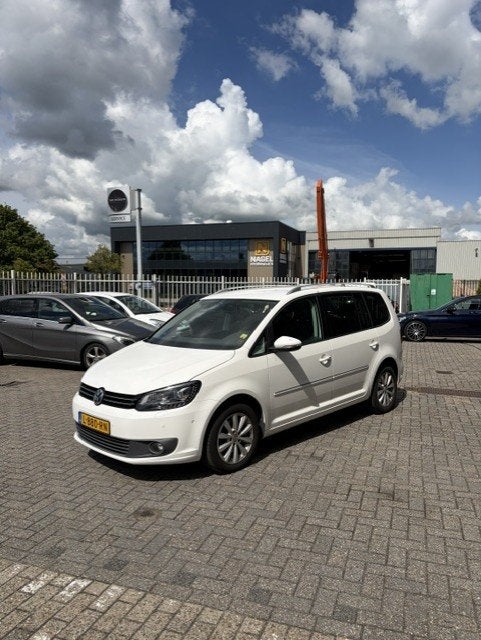 Volkswagen Touran 1.4 TSI Highline (bj 2011, automaat), Auto's, Euro 5, 15 km/l, Gebruikt, Zwart