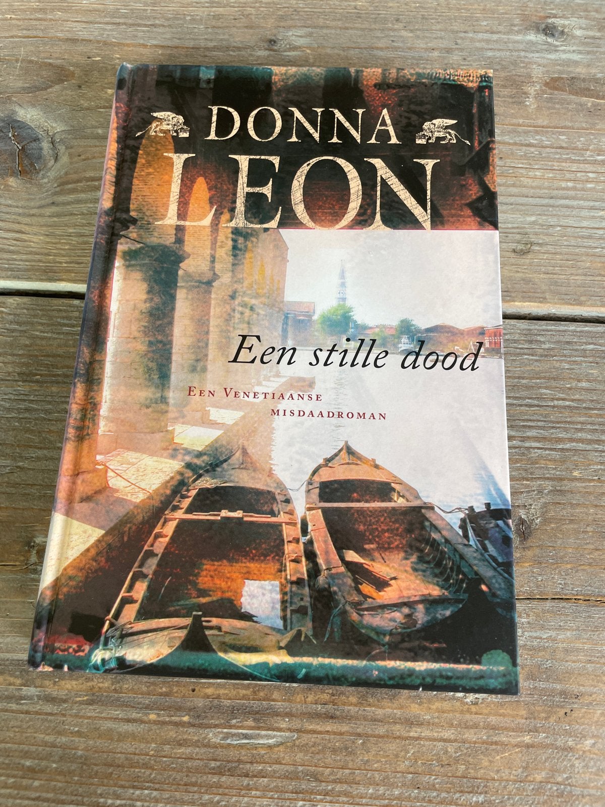 Donna Leon - Een stille dood (Commissaris Brunetti), Ophalen of Verzenden, Gelezen