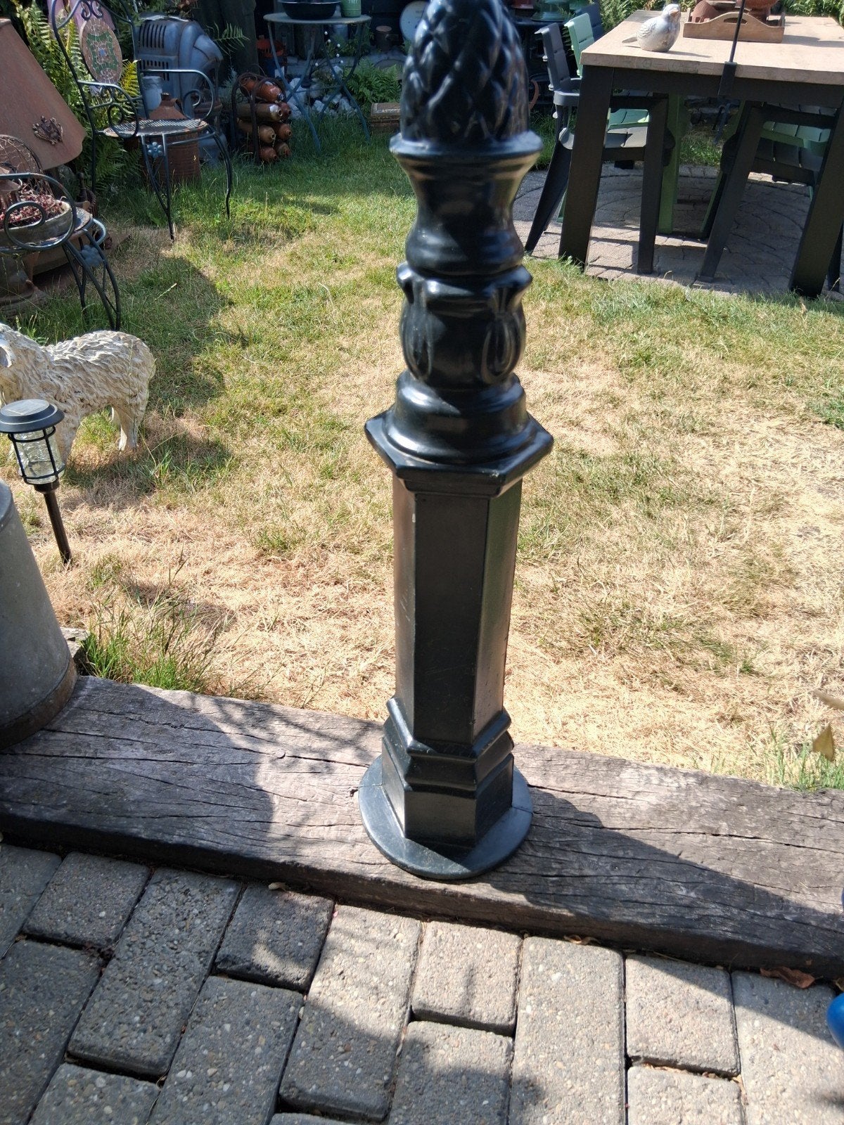 Decoratieve kunststof paal met dennenappel, Ophalen