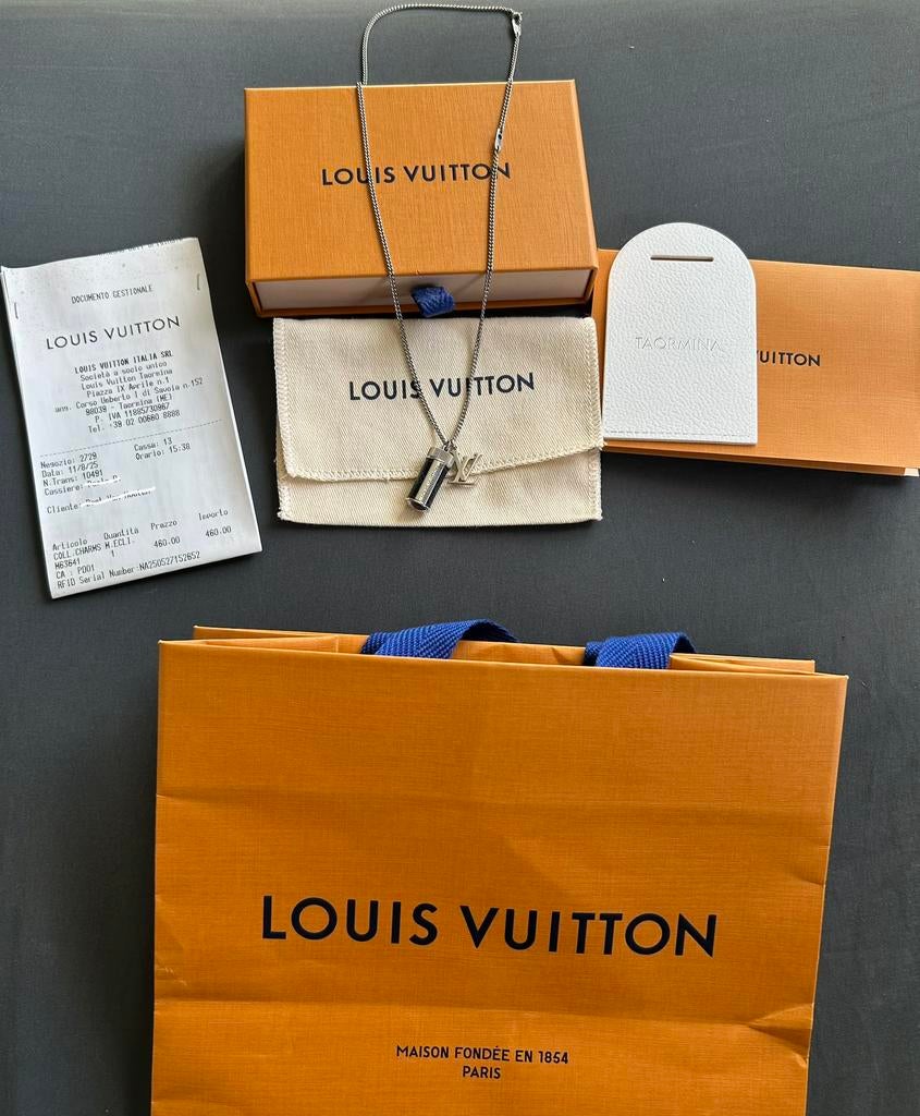 Louis Vuitton Monogram Eclipse Charms Ketting Nieuw, Ophalen of Verzenden, Zo goed als nieuw, Zilver, Overige materialen