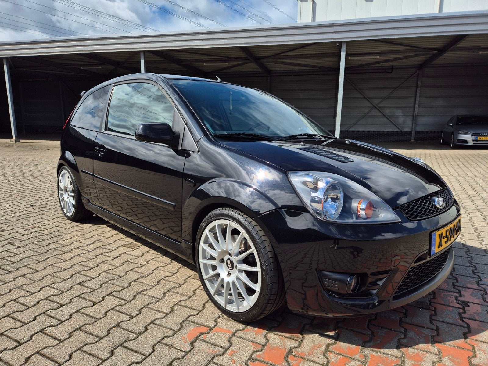 Ford Fiësta ST 2006 118dkm, Auto's, Ford, Voorwielaandrijving, Zwart, 4 cilinders, Handgeschakeld