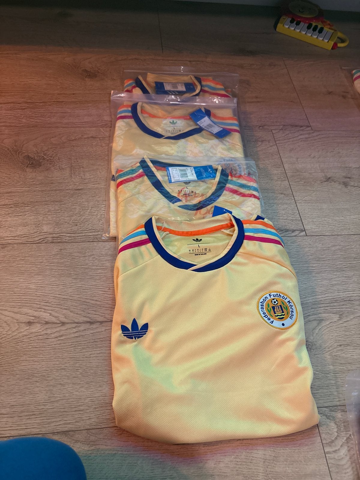 Curaçao Voetbalshirts - Fan & Spelersversie (Maat L), Maat 52/54 (L), Geel, Nieuw, Ophalen of Verzenden