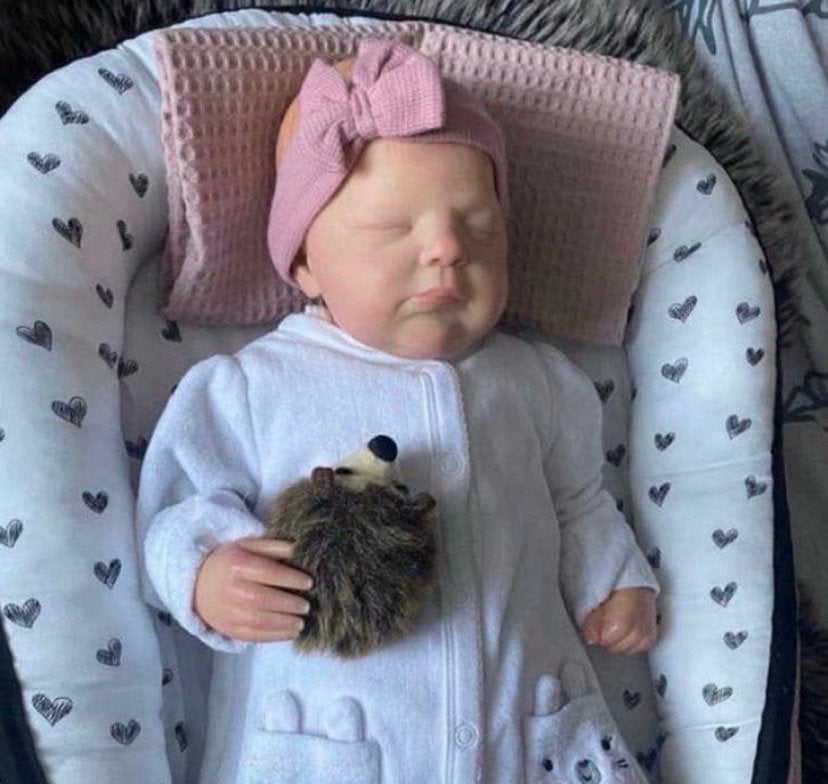 Reborn baby meisje 🌷baby zwaar & levensecht. 🌷, Verzenden, Zo goed als nieuw, Babypop, Levensecht of Reborn