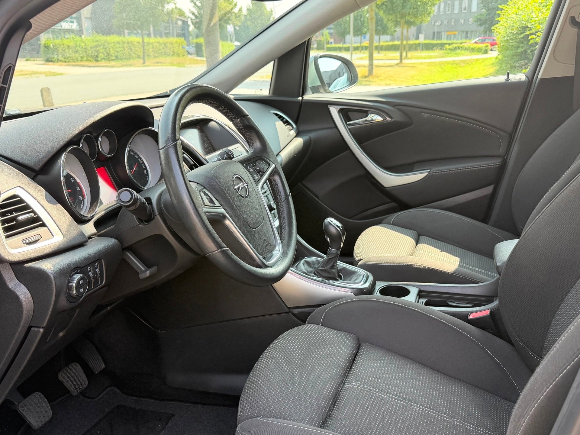 Opel Astra 1.4 Turbo Cosmo, Auto's, Opel, Voorwielaandrijving, Euro 5, 680 kg, 4 cilinders