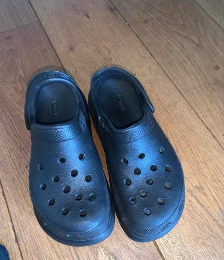 Zwarte Crocs Klompen - Maat 38 (W8/M6), Ophalen of Verzenden, Zo goed als nieuw, Zwart, Slippers